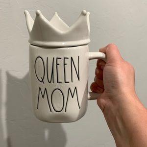 Rae Dunn Queen Mom Coffee Mug and Crown Topper